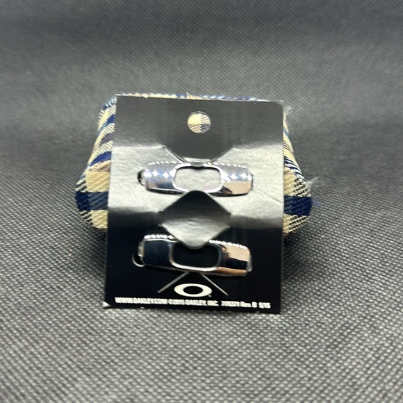 Oakley Men’s Batwolf Sunglasses Replacement Icons O’s Logo Pair - Picture 3 of 5